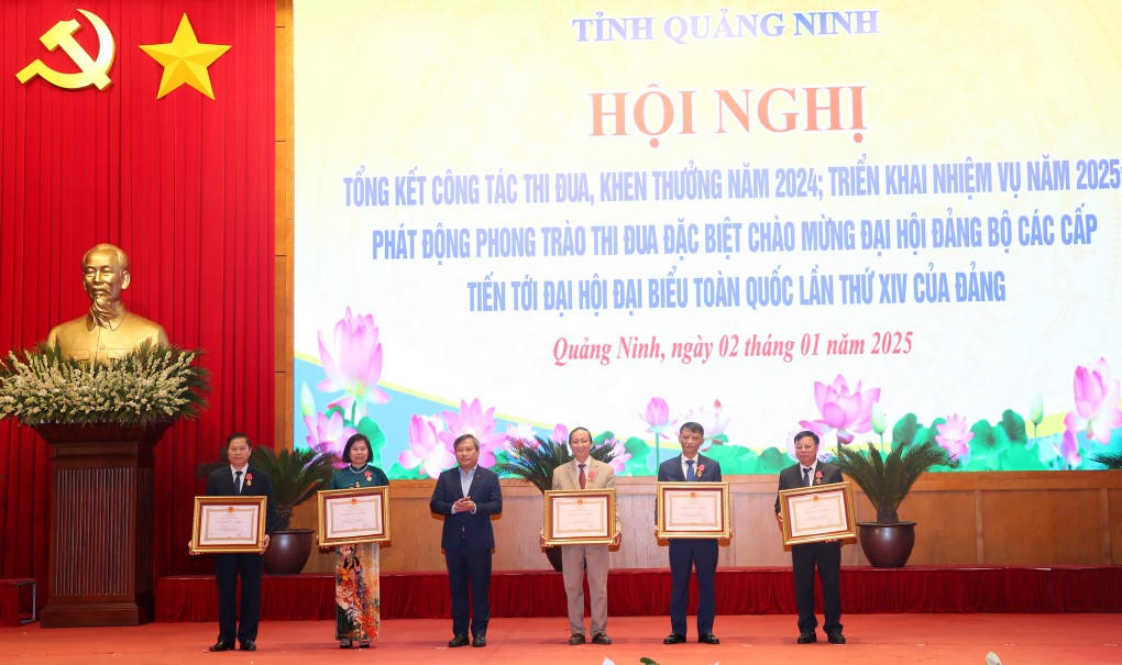 Quảng Ninh: phát động phong trào thi đua lập thành tích chào mừng Đại hội đảng bộ các cấp