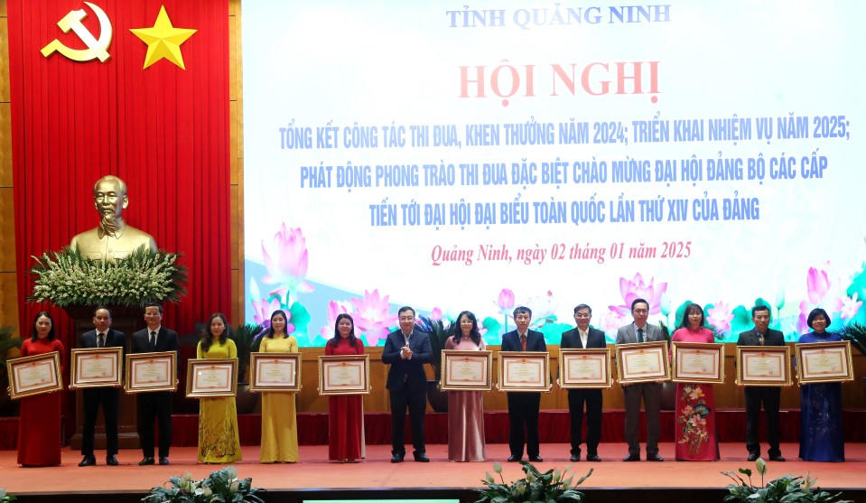 Quảng Ninh: phát động phong trào thi đua lập thành tích chào mừng Đại hội đảng bộ các cấp