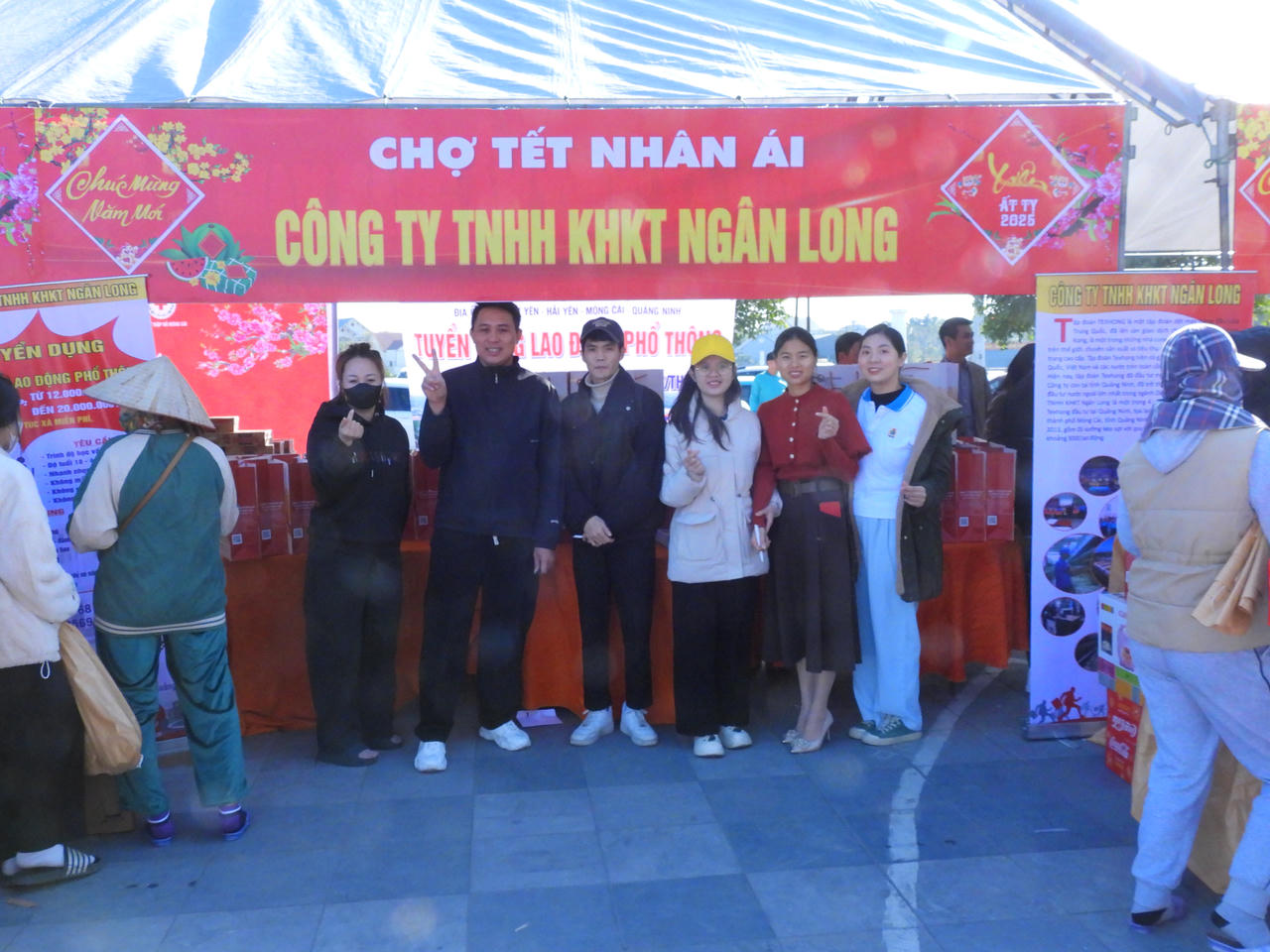 'Chợ Tết Nhân ái' nơi tiền tiêu Tổ quốc