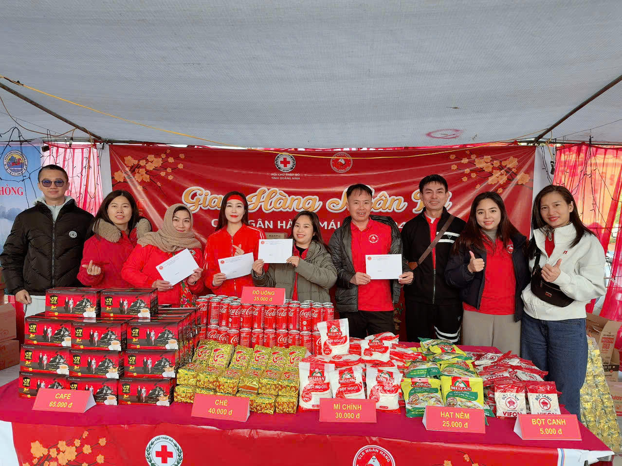 Quảng Ninh: Sôi nổi nhiều hoạt động tại chợ ‘Tết Nhân ái’