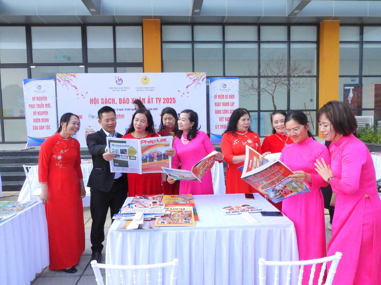 Hải Phòng, Quảng Ninh khai mạc Hội báo Xuân Ất Tỵ 2025 