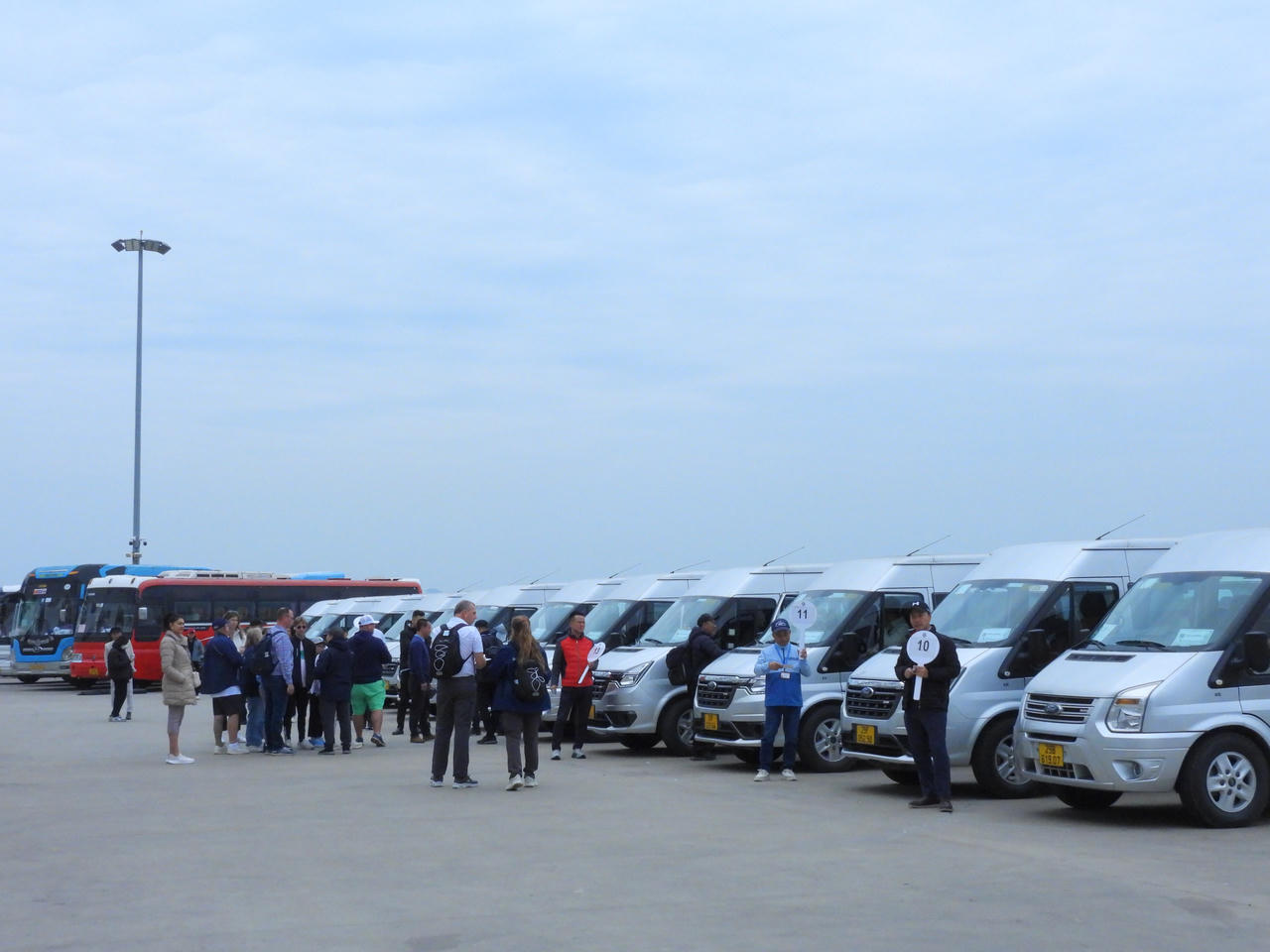 Quảng Ninh: Rộn ràng đón du khách “xông đất” ngày đầu năm mới