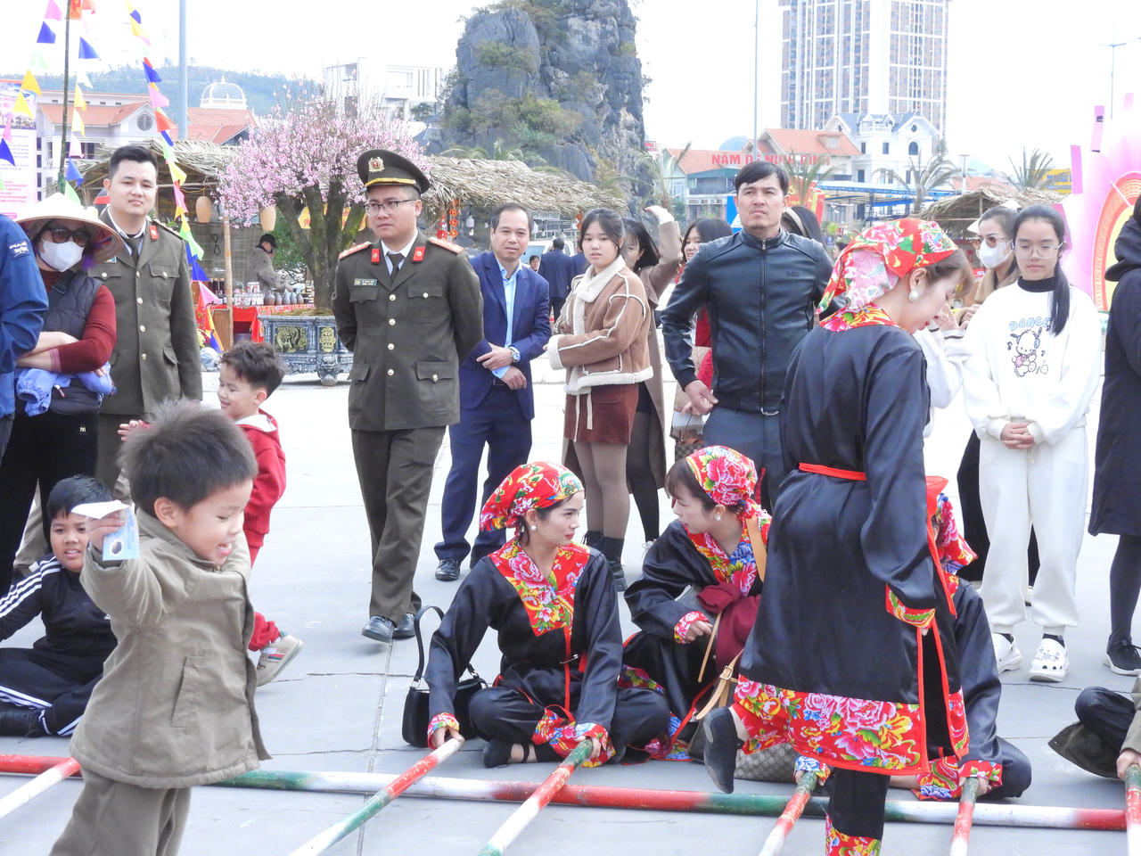 Quảng Ninh: Tăng cường công tác an ninh trật tự tại đền, chùa dịp Tết Ất Tỵ 2025