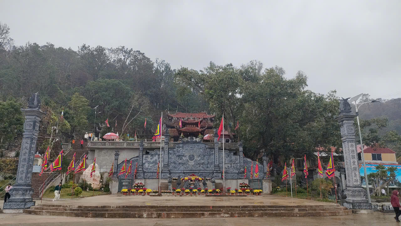 Hai ngôi đền nổi tiếng linh thiêng của vùng Đông Bắc, cần đến trong những ngày đầu Xuân