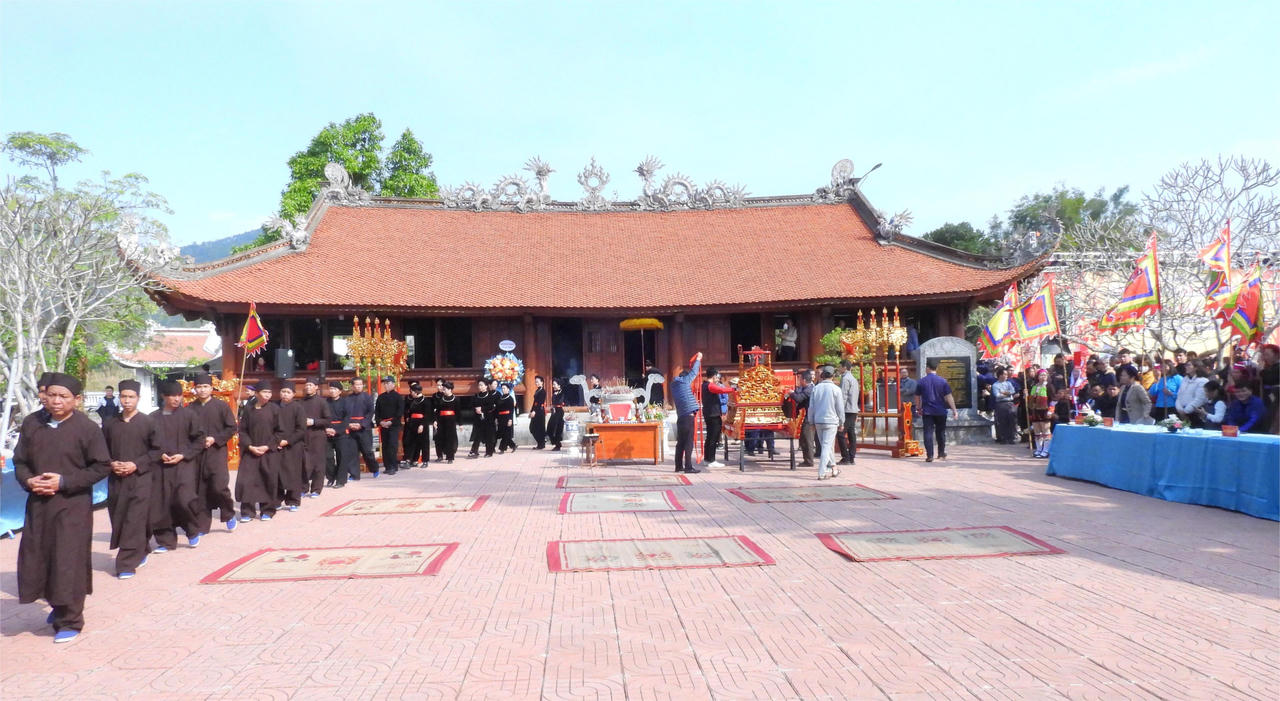 Rộn ràng Lễ hội đình Lục Nà (Bình Liêu)