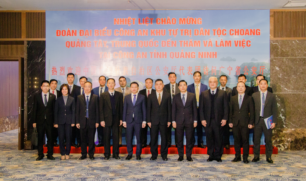 Giám đốc Công an Quảng Ninh tiếp xã giao Đoàn Đại biểu Công an Khu tự trị dân tộc Choang, Quảng Tây