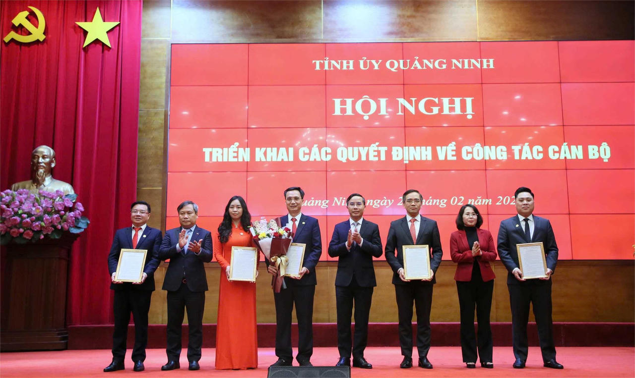 Công bố Nghị quyết, Quyết định về tổ chức lại các cơ quan, đơn vị thuộc UBND tỉnh Quảng Ninh