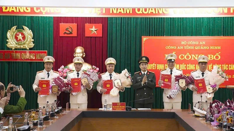 Nhiều lãnh đạo cấp phòng Công an tỉnh Quảng Ninh tình nguyện viết đơn xin nghỉ công tác trước hạn tuổi