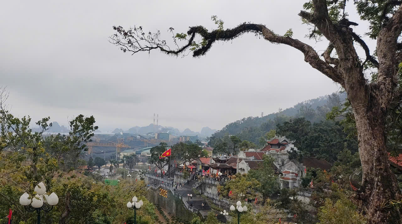 Khai hội đền Cửa Ông, nhớ về giai thoại Hưng Nhượng Đại Vương Trần Quốc Tảng