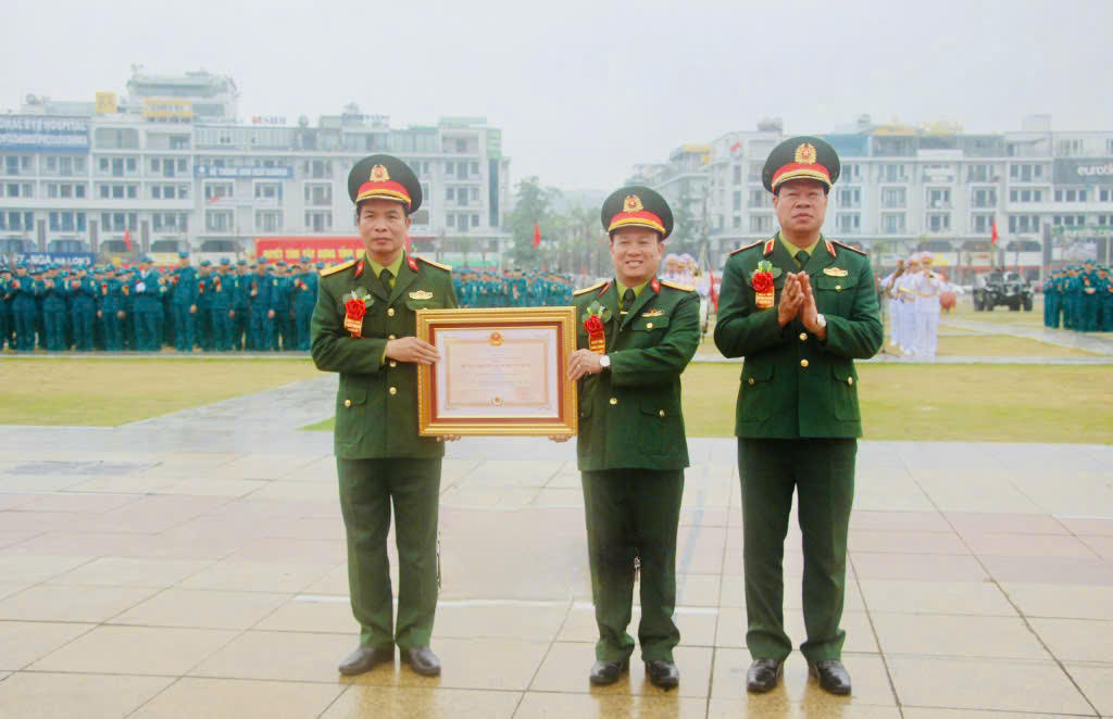 Bộ Chỉ huy Quân sự tỉnh Quảng Ninh đón nhận Huân chương Bảo vệ Tổ quốc hạng Ba