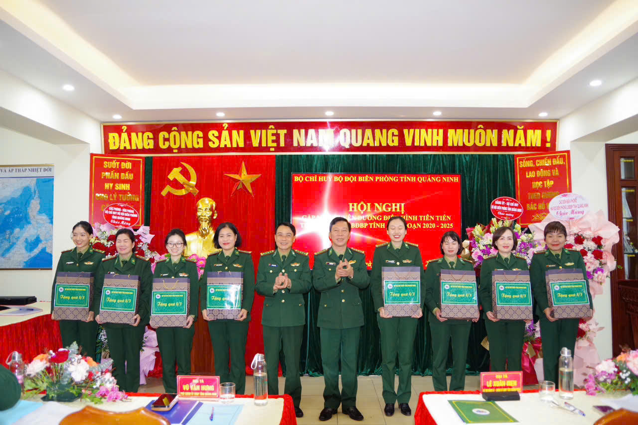 Tuyên dương điển hình tiên tiến nữ Bộ đội Biên phòng tỉnh Quảng Ninh