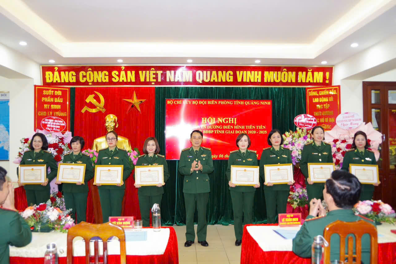 Tuyên dương điển hình tiên tiến nữ Bộ đội Biên phòng tỉnh Quảng Ninh