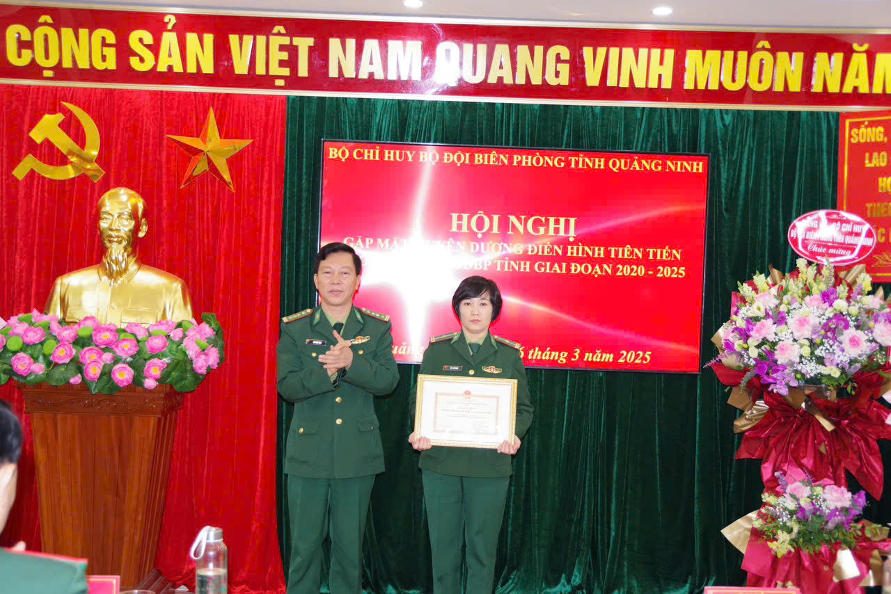 Tuyên dương điển hình tiên tiến nữ Bộ đội Biên phòng tỉnh Quảng Ninh