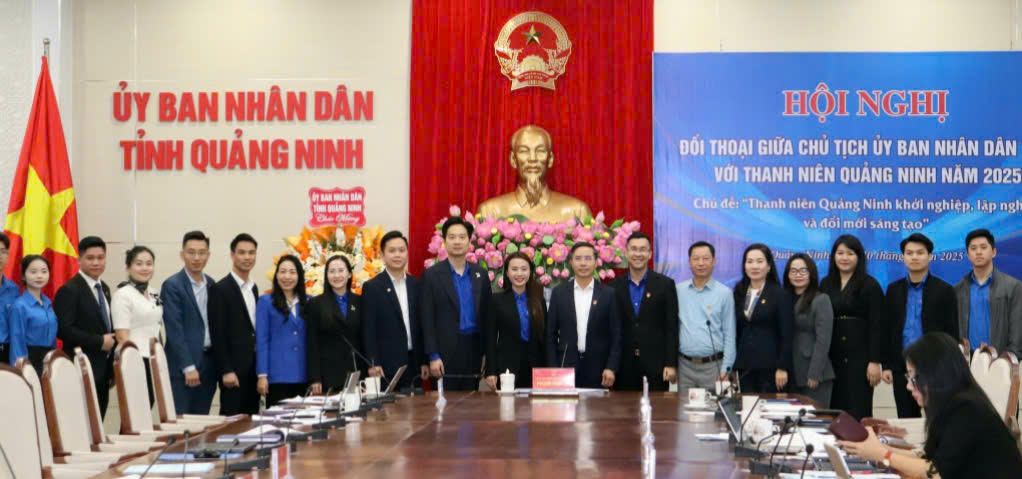 Chủ tịch UBND tỉnh Quảng Ninh đối thoại với thanh niên