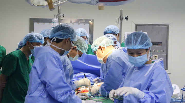 Quảng Ninh thực hiện thành công ca ghép thận đầu tiên từ người hiến còn sống