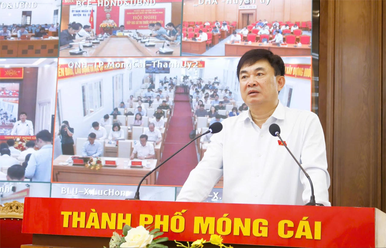 Phó Chủ tịch Quốc Hội Vũ Hồng Thanh tiếp xúc cử tri Quảng Ninh trước Kỳ họp thứ 9