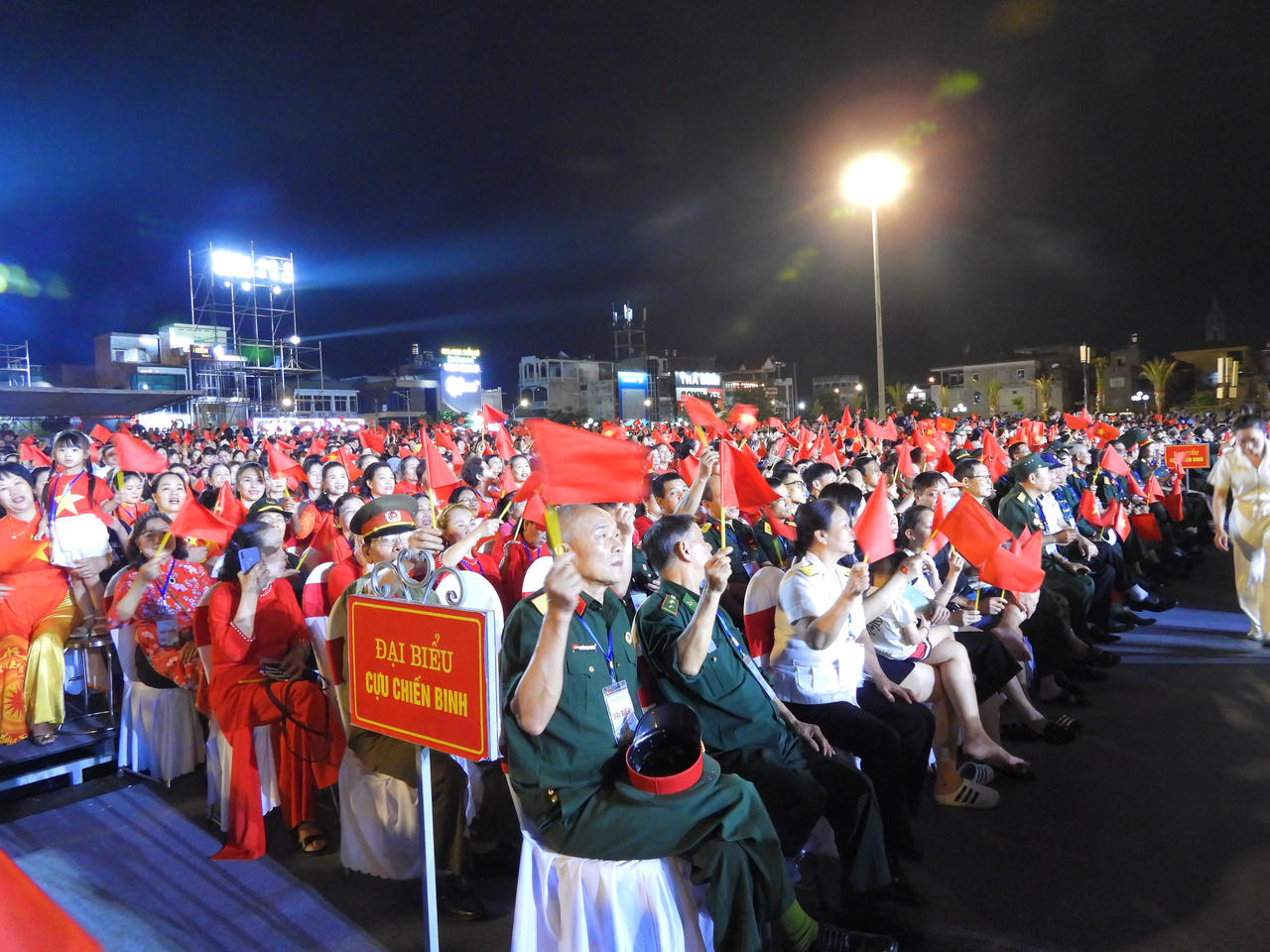 Phó Thủ tướng Lê Thành Long dự Lễ kỷ niệm 70 năm Ngày Giải phóng Vùng mỏ