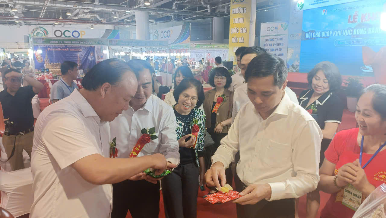 Khai mạc Hội chợ OCOP khu vực Đồng bằng sông Hồng tại Quảng Ninh