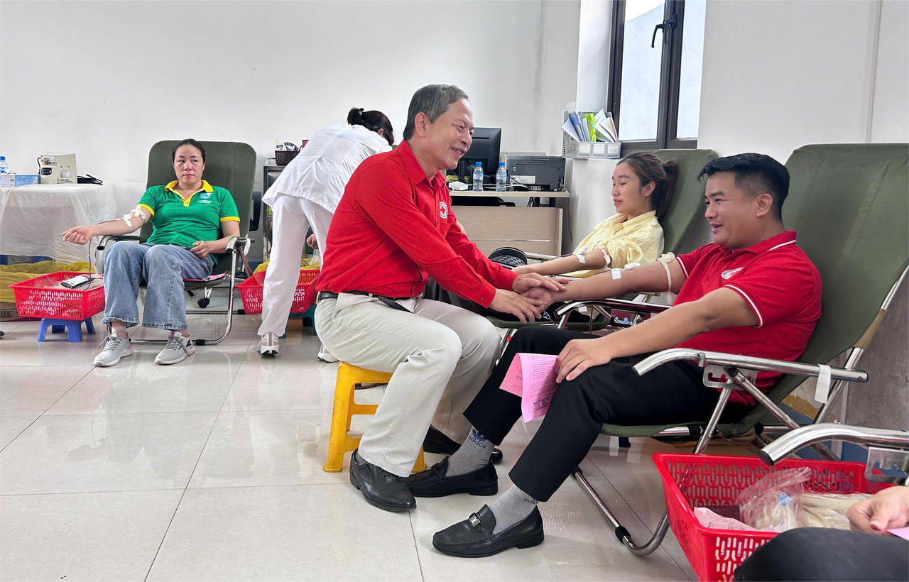 'Giọt hồng Thương cảng Vân Đồn' tiếp nhận hơn 140 đơn vị máu