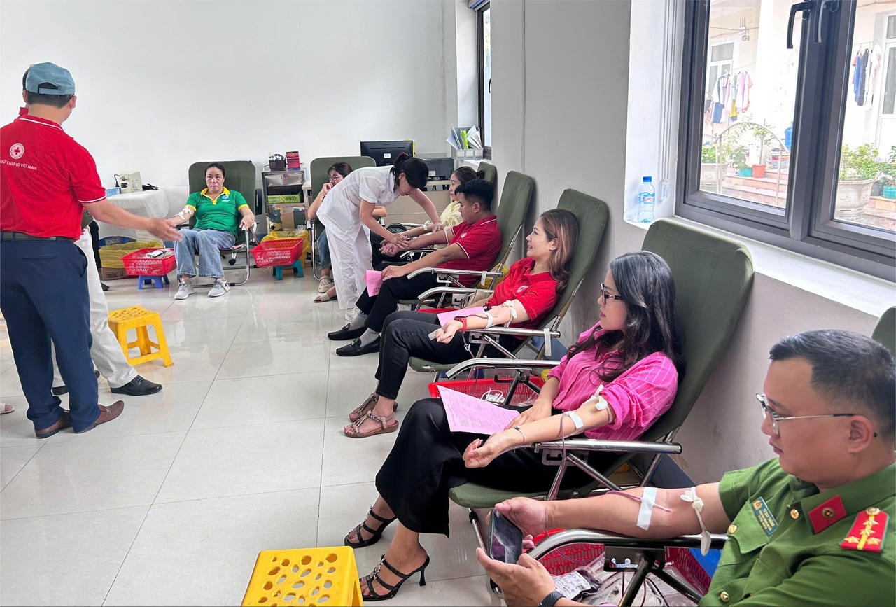 'Giọt hồng Thương cảng Vân Đồn' tiếp nhận hơn 140 đơn vị máu