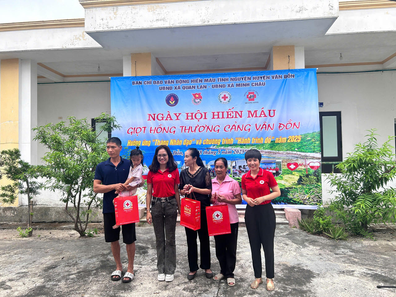 'Giọt hồng Thương cảng Vân Đồn' tiếp nhận hơn 140 đơn vị máu