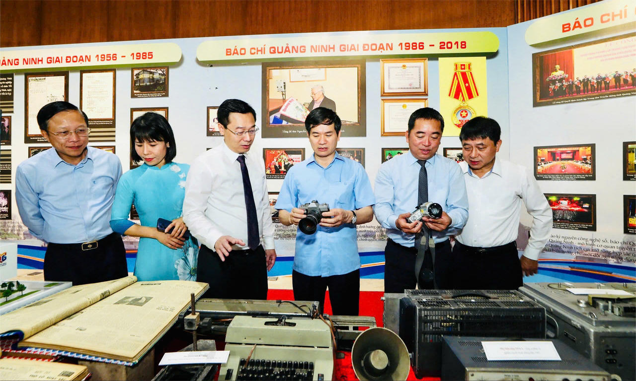 Tọa đàm và Triển lãm 100 năm Báo chí Cách mạng Việt Nam tại Quảng Ninh