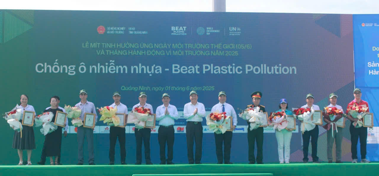 1.000 đại biểu tham dự mít tinh hưởng ứng Ngày Môi trường thế giới tại Quảng Ninh