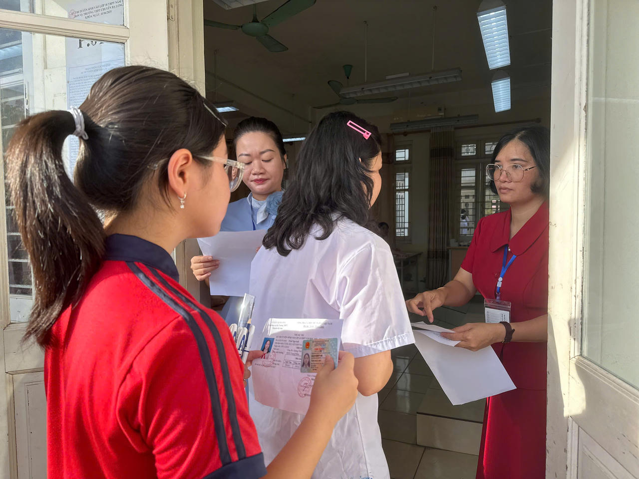 Kết thúc ngày thi đầu tiên Kỳ thi tuyển sinh lớp 10 tại Quảng Ninh