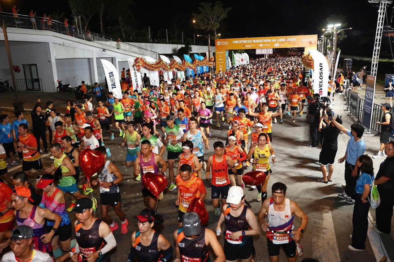 Hơn 10.000 runner tranh tài bên bờ di sản vịnh Hạ Long