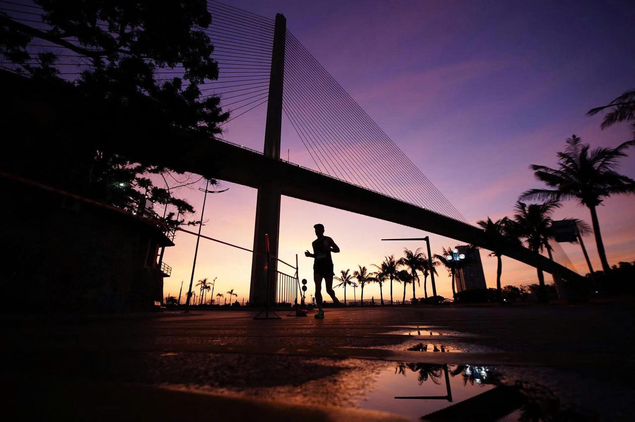 Hơn 10.000 runner tranh tài bên bờ di sản vịnh Hạ Long