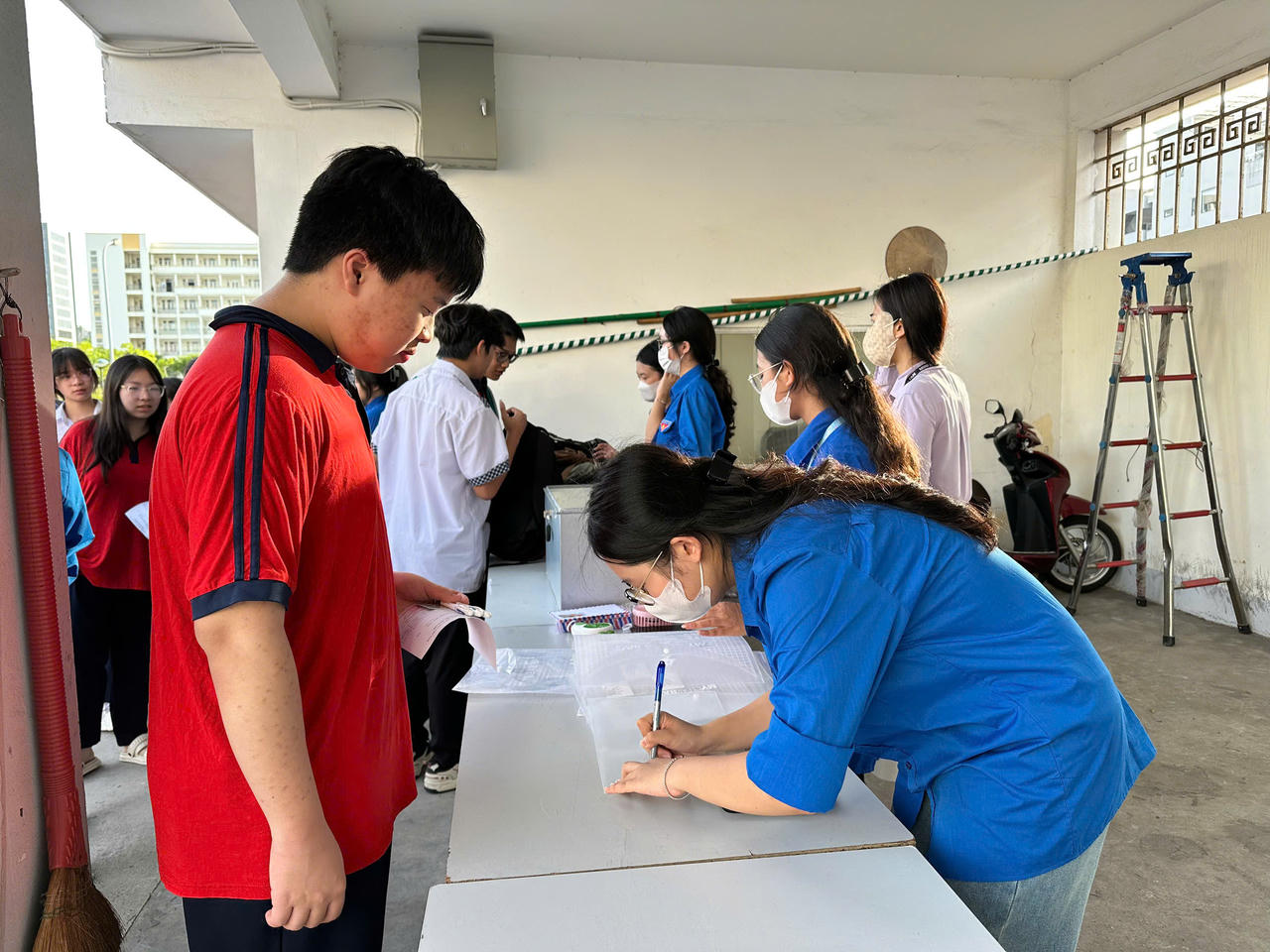 Thí sinh hoàn thành 7 môn thi chuyên đầu tiên tại Quảng Ninh