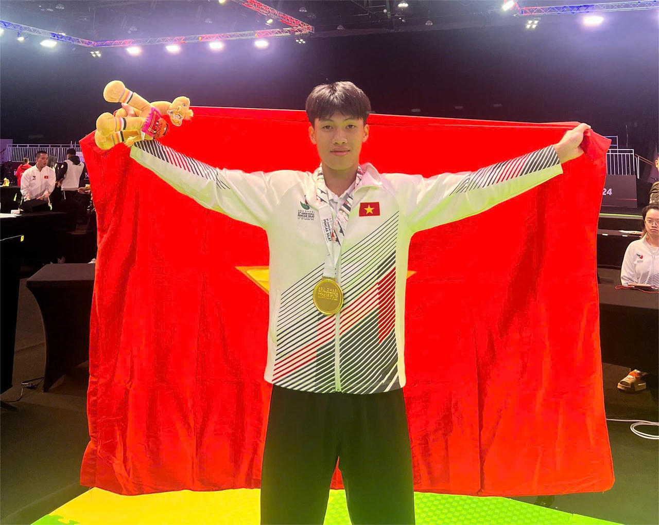 2 vận động viên Pencak Silat Quảng Ninh đón nhận Huân chương Lao động