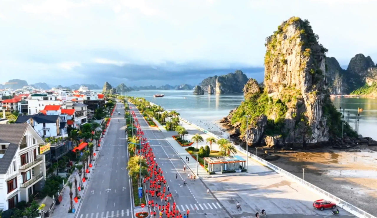 Hơn 5.000 runner tranh tài bên bờ di sản vịnh Hạ Long