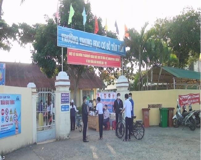 Tiếp nhận học sinh Lâm Đồng đang ở ngoài tỉnh về địa phương