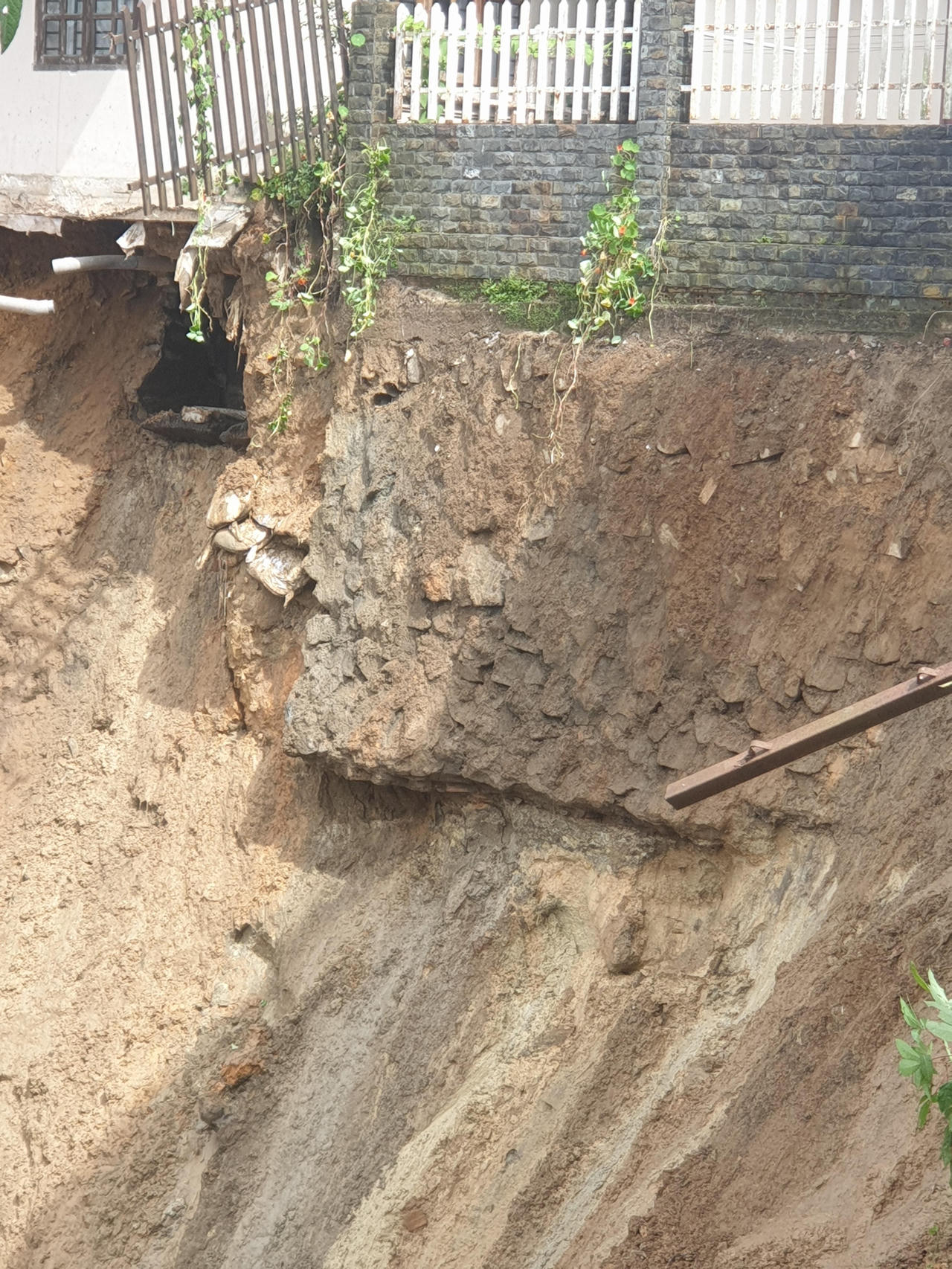 Chưa xác định được nguyên nhân vụ sạt lở nghiêm trọng ở Đà Lạt