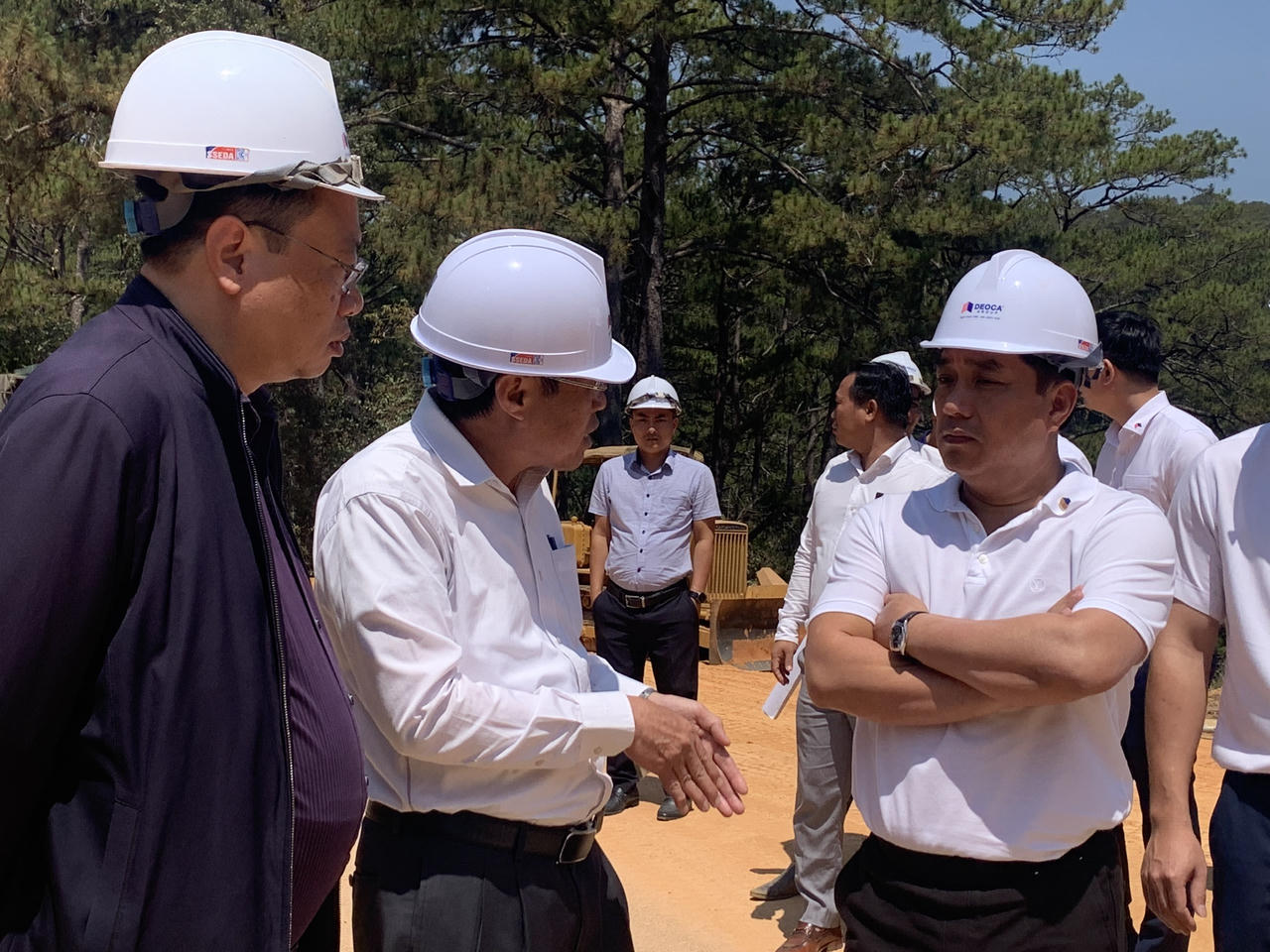 Đội nắng chạy đua tiến độ trên công trường Đèo Prenn