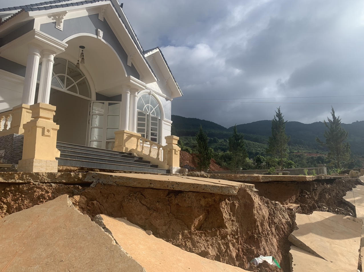 Khối trượt tiềm ẩn là nguyên nhân chính gây sạt trượt ở hồ Đông Thanh