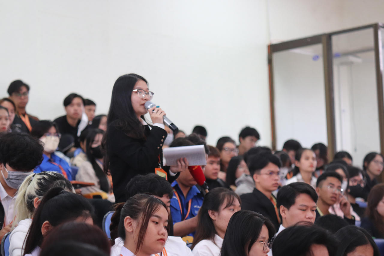 Cần có chính sách hỗ trợ đào tạo các ngành khoa học cơ bản