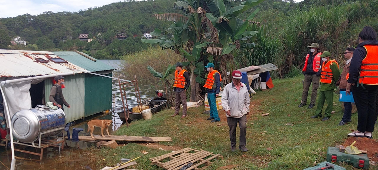 Cương quyết giải toả nhà nổi, vó bè trên mặt hồ Tuyền Lâm