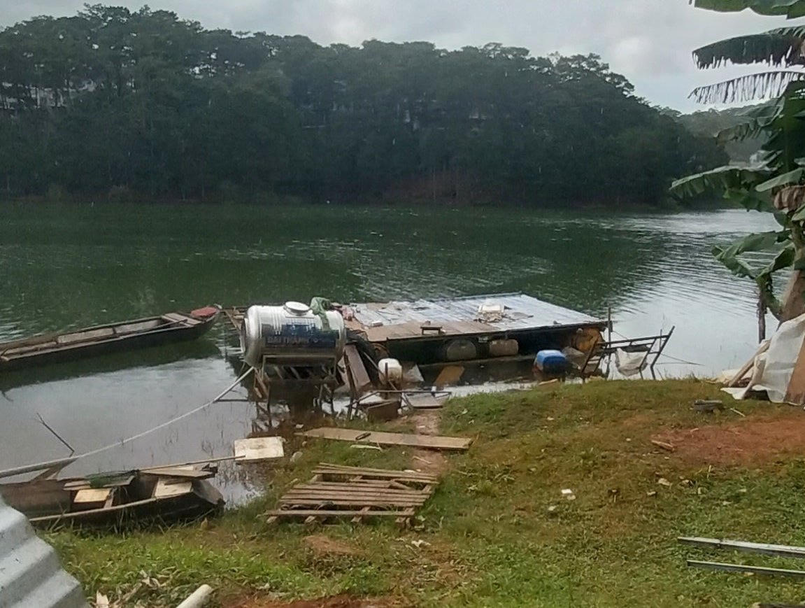 Cương quyết giải toả nhà nổi, vó bè trên mặt hồ Tuyền Lâm