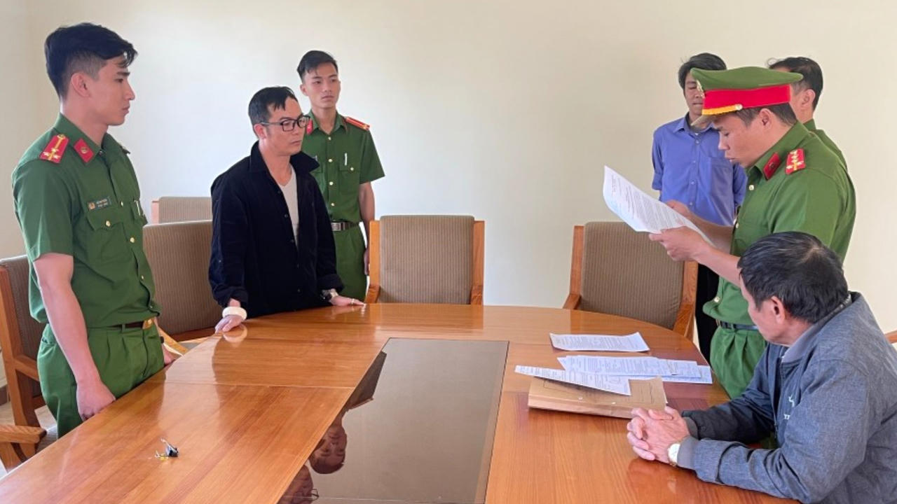 Vướng lao lý vì thuê người chặt phá cây atiso trên đất tranh chấp