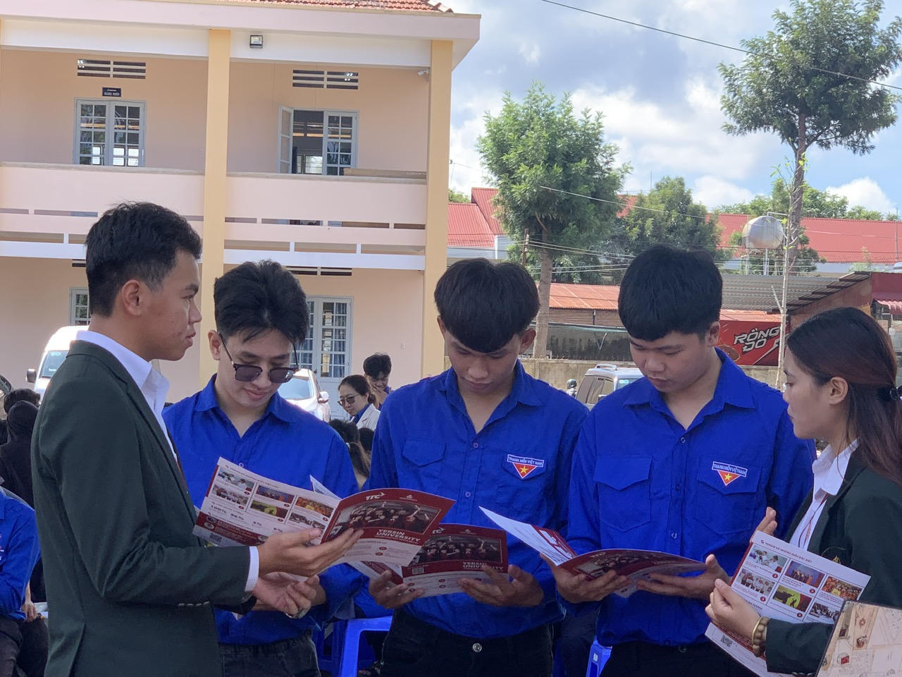 Sôi động ngày hội việc làm cho đoàn viên thanh niên Lâm Đồng