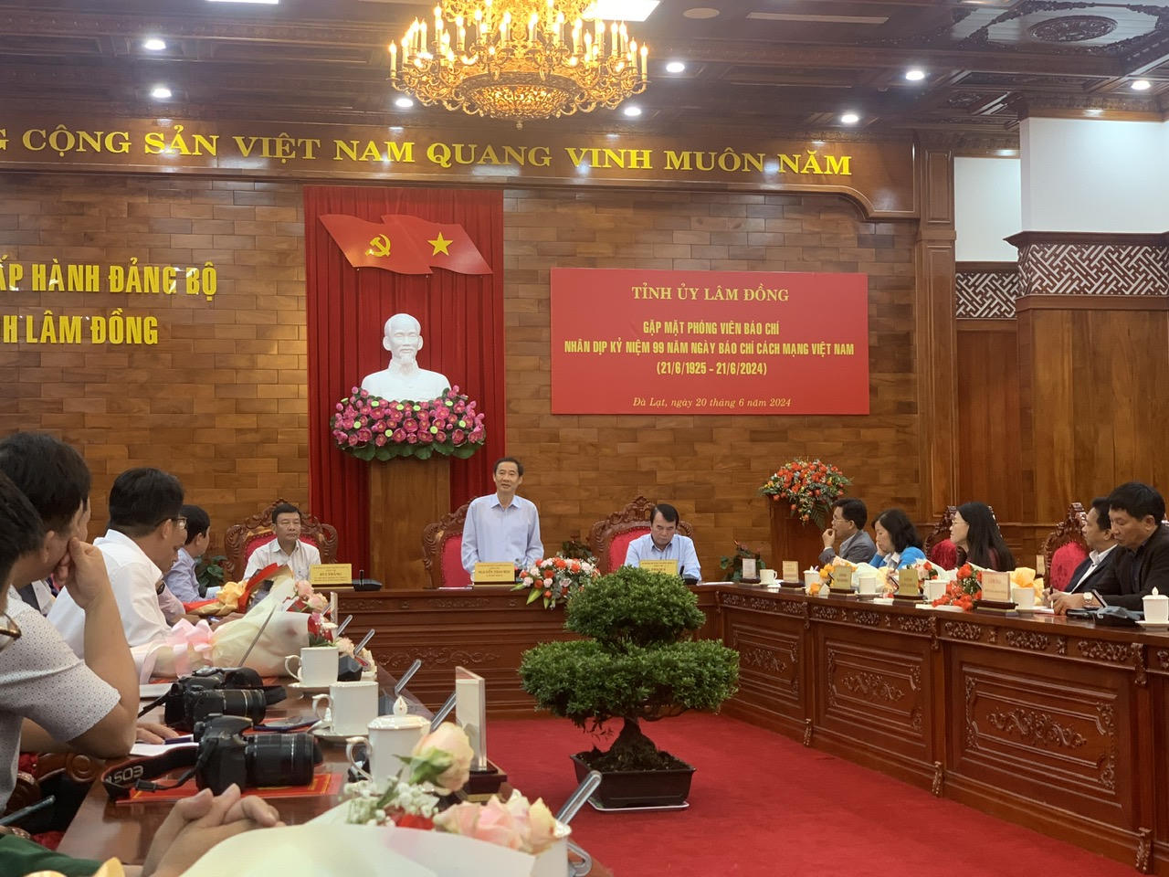 Quyền Bí thư Lâm Đồng 'đặt hàng' báo chí phát hiện, giới thiệu người tài