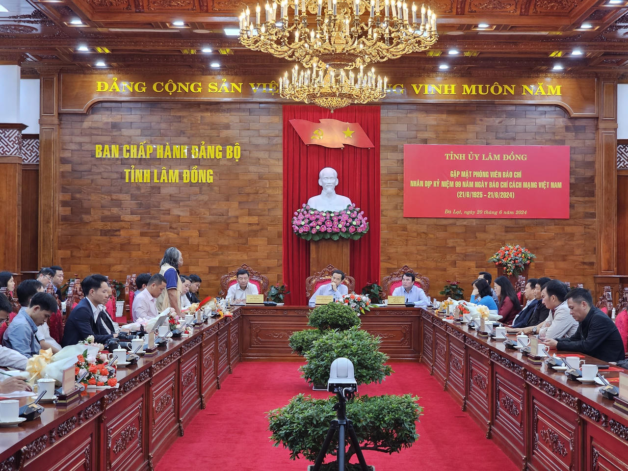 Quyền Bí thư Lâm Đồng 'đặt hàng' báo chí phát hiện, giới thiệu người tài