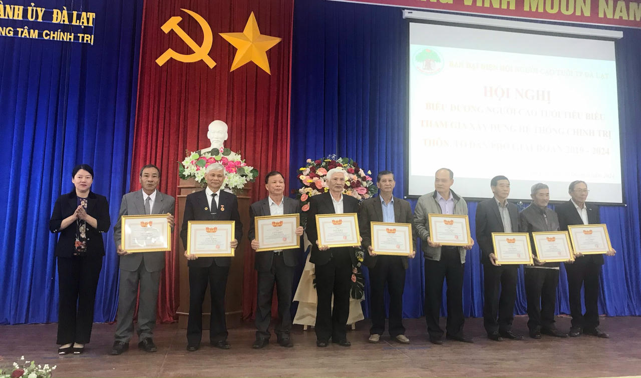 Người cao tuổi Đà Lạt tích cực xây dựng hệ thống chính trị cơ sở
