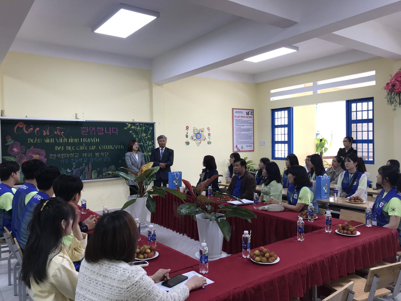 Sinh viên Hàn Quốc giao lưu, hướng dẫn kỹ năng sống cho học sinh Đà Lạt