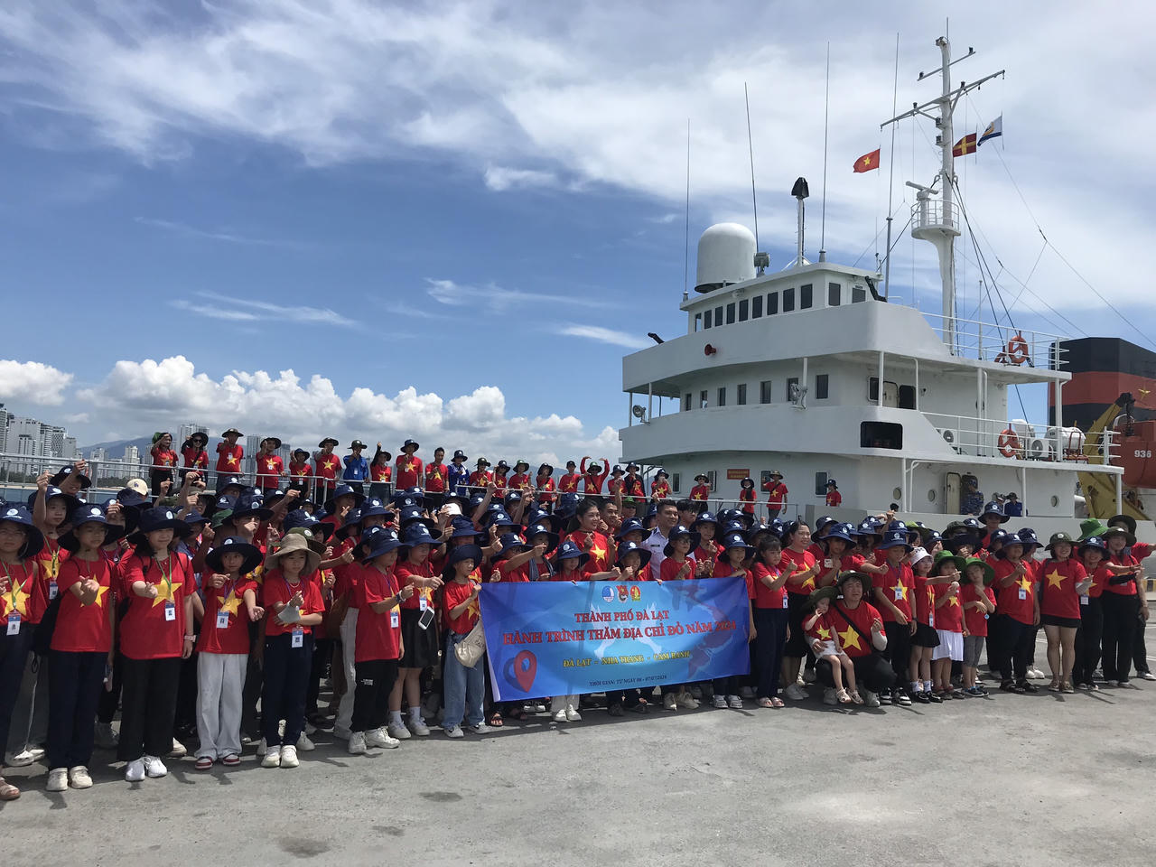 Tuổi trẻ Đà Lạt hướng về biển đảo