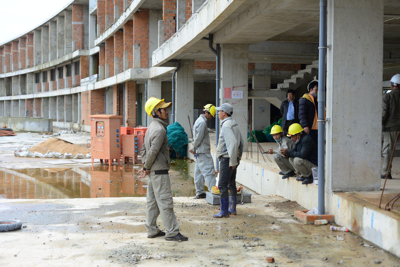 Tạm hoãn cưỡng chế công trình toà nhà CLB golf ở Đồi Cù Đà Lạt