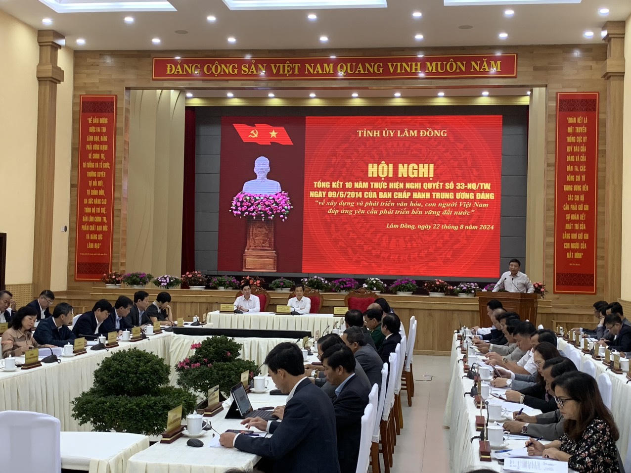 Khẩn trương xây dựng Chỉ thị về phát triển văn hoá, con người Lâm Đồng