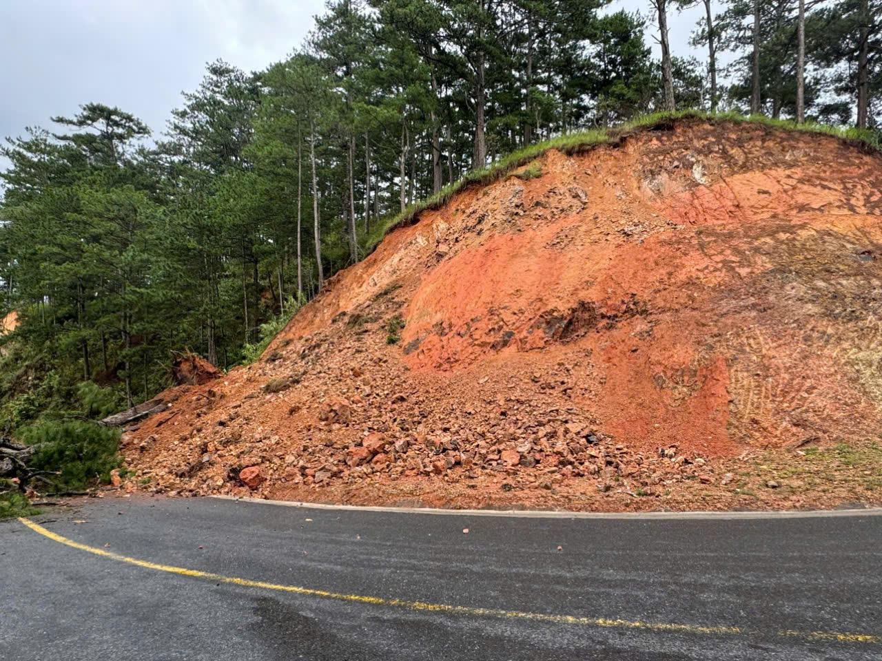 Lâm Đồng cấm phương tiện qua đèo D’ran